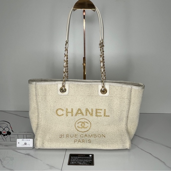 Chanel Deauville Shooping Tote - Picture 1 of 5